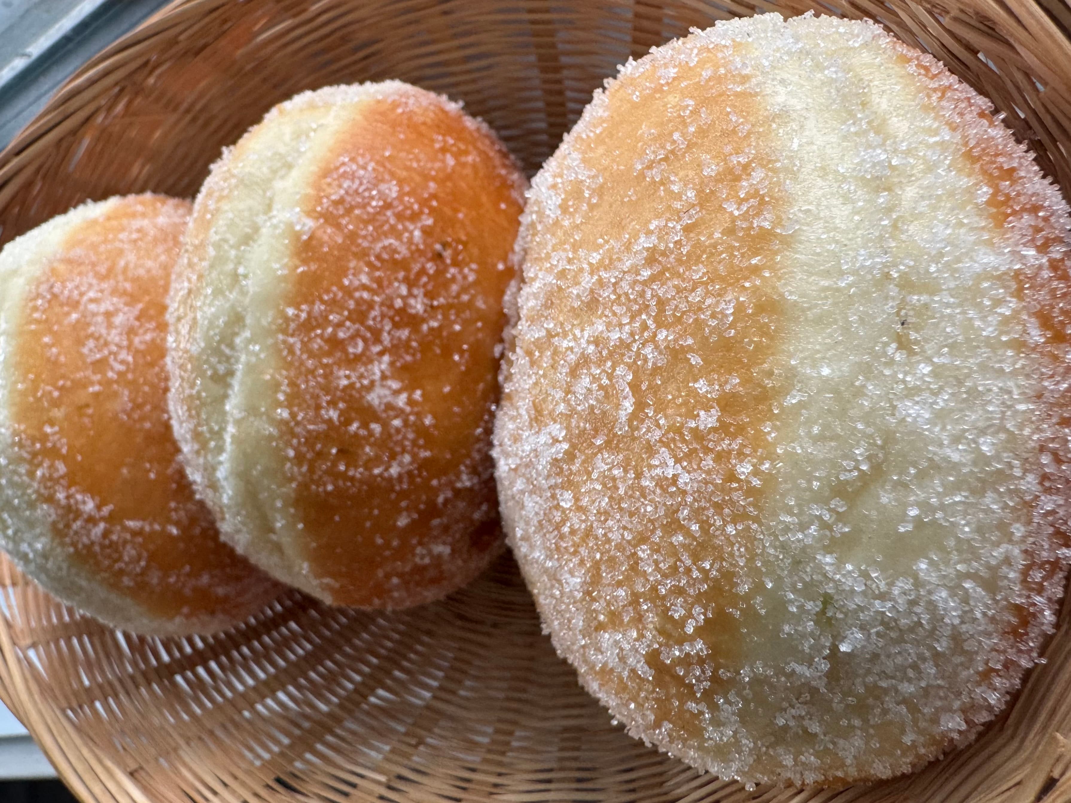 Donuts Moelleux ( beignets sucrés)